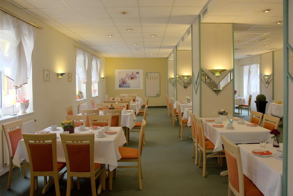 Adler-Hotel Delitzsch Bagian luar foto